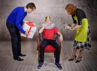 3 pasi pentru a nu mai fi mama supraprotectoare a unui adolescent