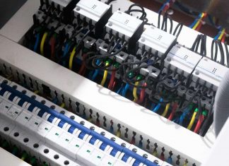 Montajul tabloului electric – când este momentul să îl înlocuiești